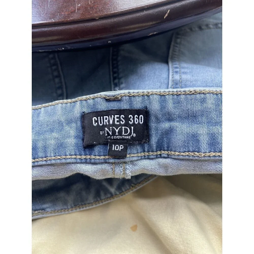 NYDJ Curves 360‎ Cropped Jeans Size 10P High Rise Light Wash Slim Straight